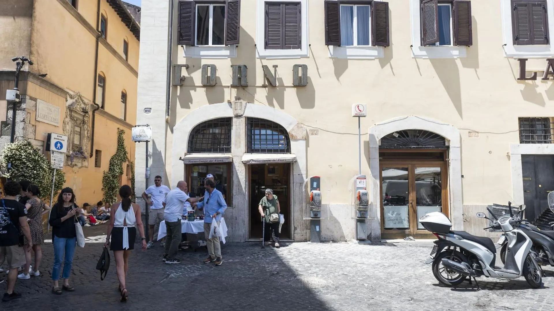 Campo De Fiori Large Family Apartment Rome